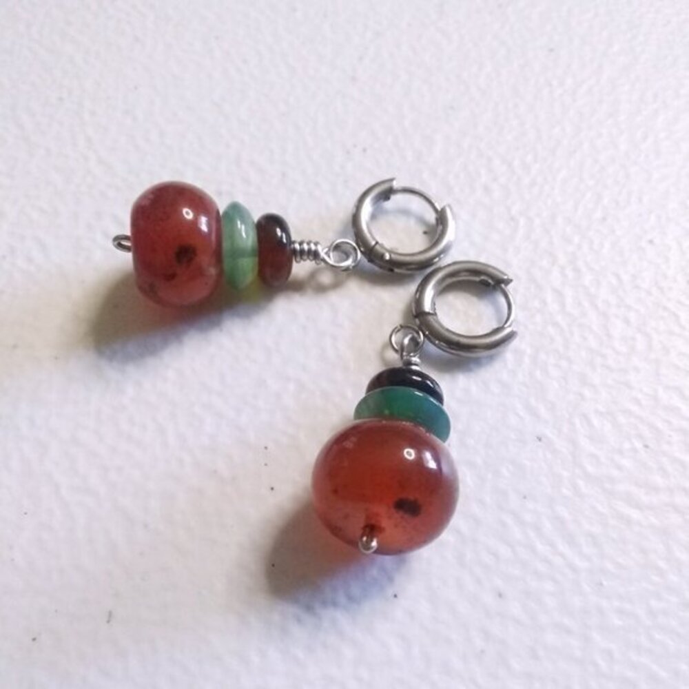Chunky Monkeys! Solid Stacked Agate Huggies Earrings - Casual CountryCore - Picture 2 of 9